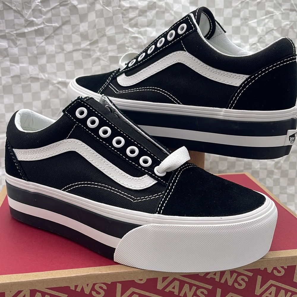 Vans Men’s Platform Sneakers Old Skool Stackform
Smarten Up Black/Wt
VN0009PZBZW - Picture 10 of 16